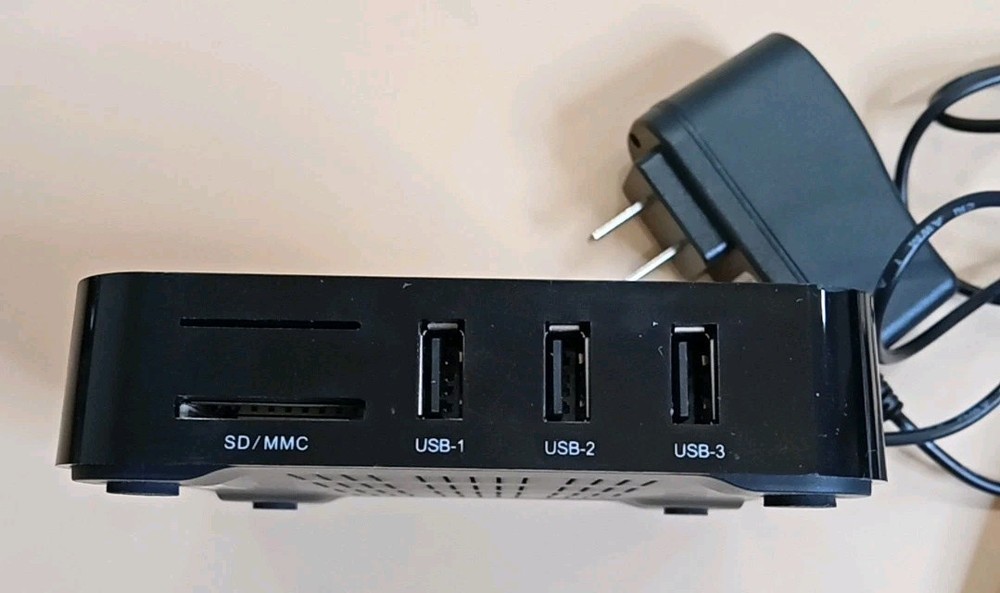 🤩. Two Smart TV Boxes One HDMI Cable