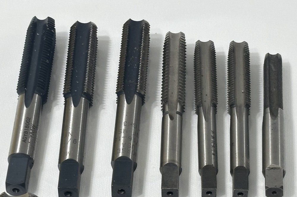 (Lot of 32) 4 Fluted Thread Taps