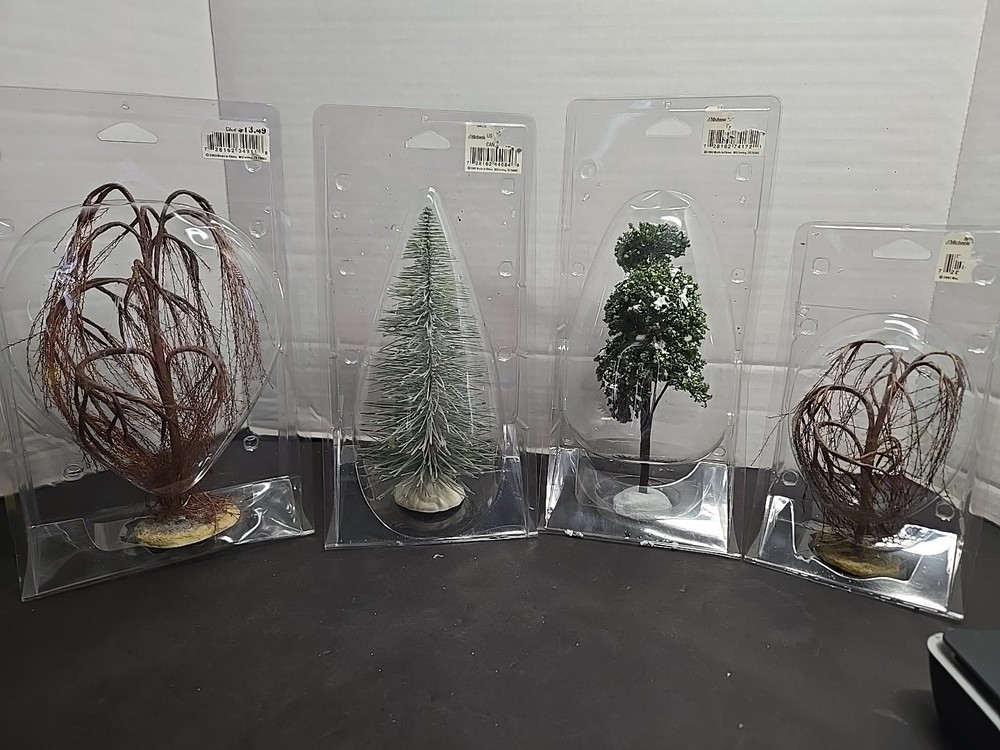 Set Of 4 Packages. Christmas Tree Bundle
