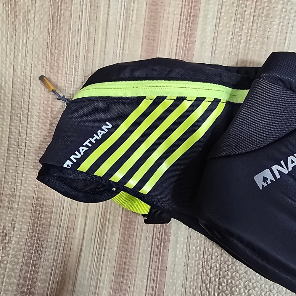 Nathan Peak Hydration Waist Pack Running Belt Black Yellow
