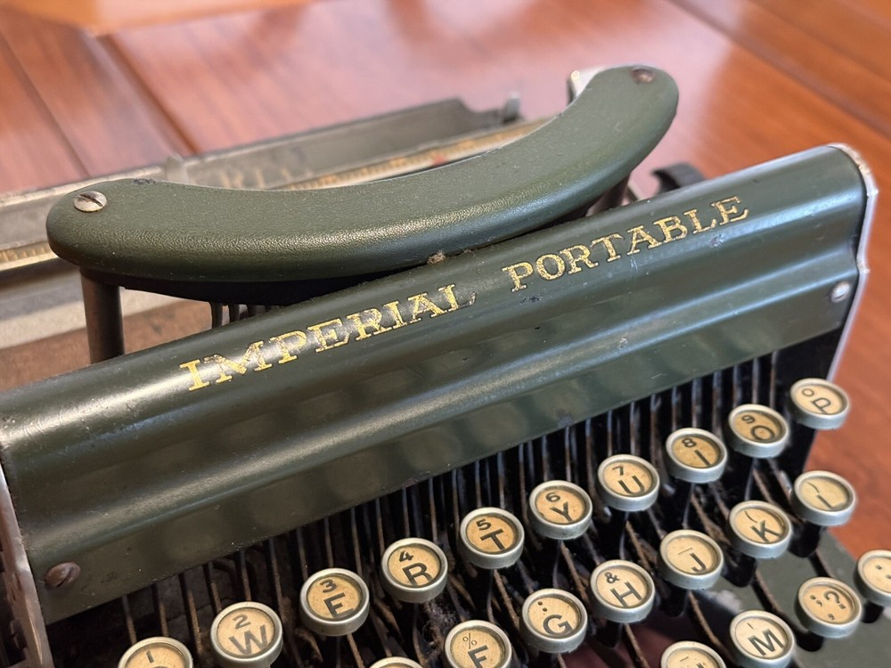 Rare ANTIQUE Imperial Model D Typewriter