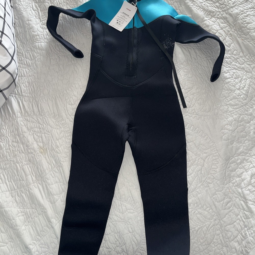 Surqo Kids size 6 Wetsuit