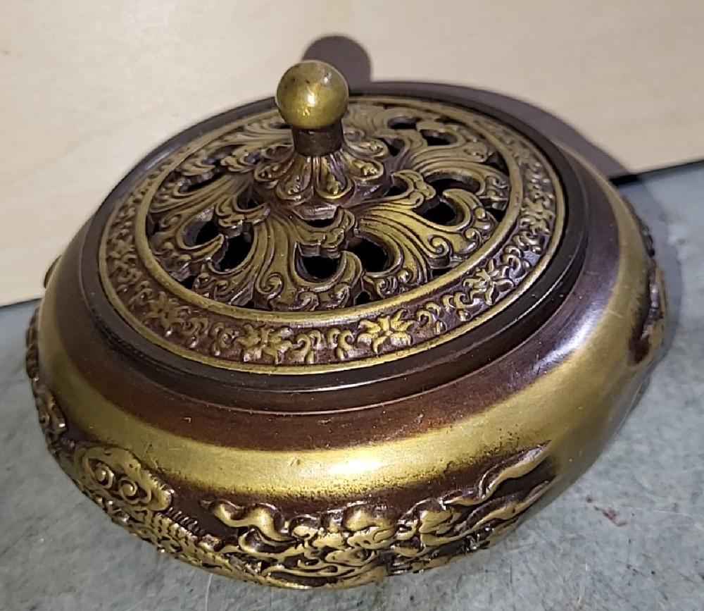 Dragon pattern bronze incense burner Xuande 龙纹铜熏香宣德炉 j8
