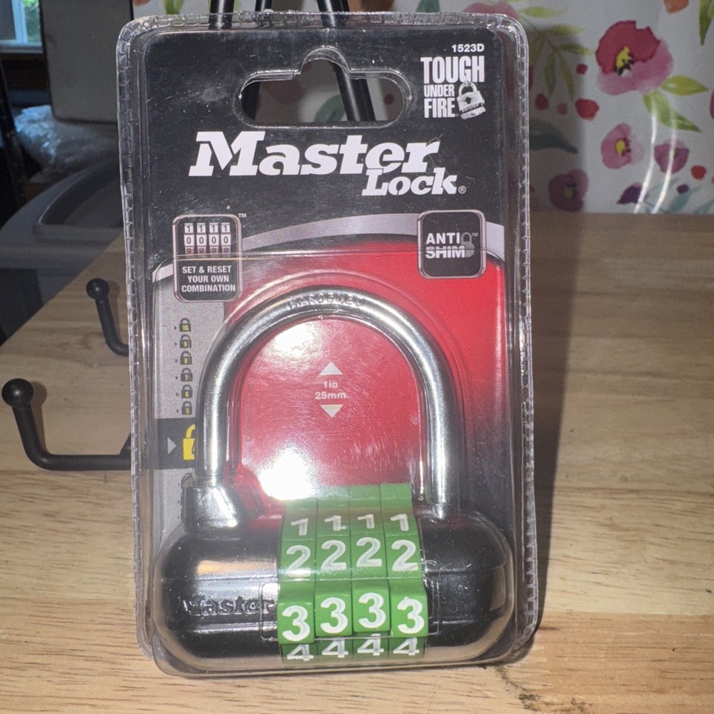 Master Lock 4 Digit Combination Padlock NIP. New.  Great Lock