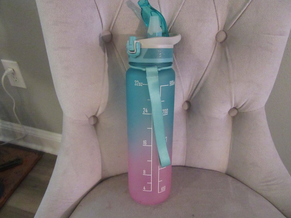 Super Clean Multi-Colored Hydration Bottle 1 Quart Nice Shape! Water Bottle