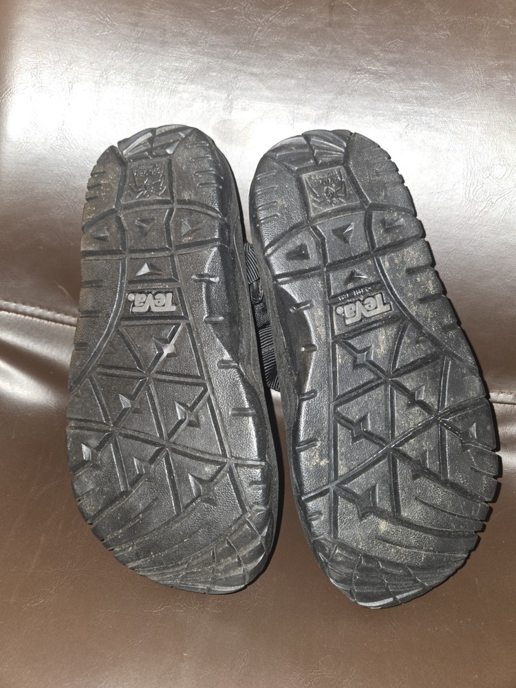 Teva Mens Size 5 Sandals 6803