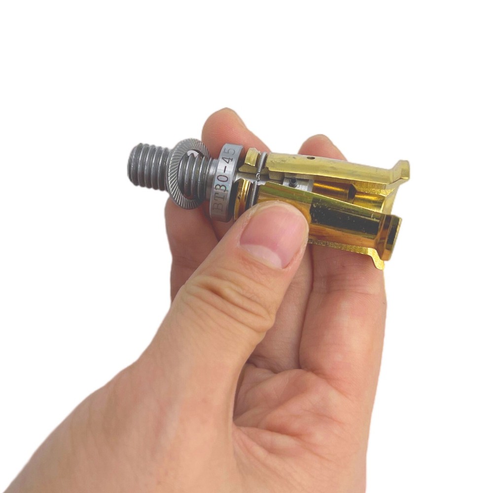 BT30 4 Petal Clamp Pull Claw CNC Spindle 45 Degree Outer Screw Pull