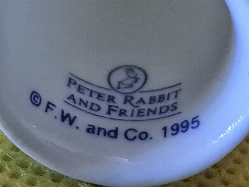 Various Lot Of Thimbles