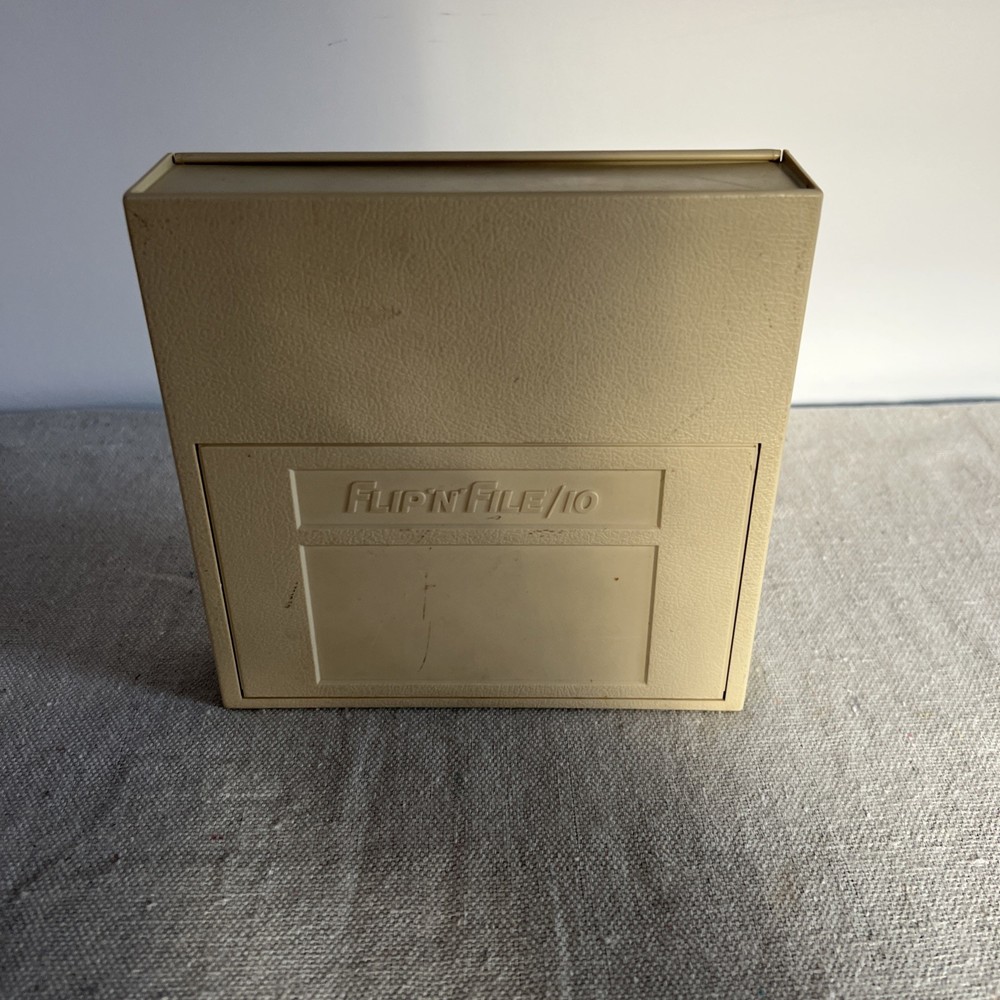 Flip 'N' File 10 Portable Folding Floppy Disk Case Retro Tech With Floppy Disks