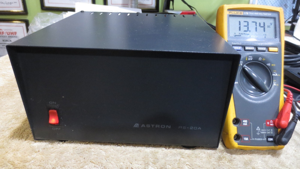 ASTRON RS-20A Linear AC-DC Power Supply, 13.8VDC, 20A Max 16A (*Tested!*)