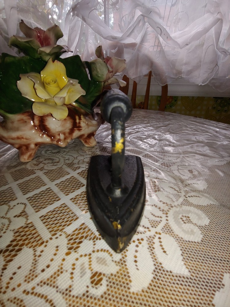 Antique Cast Iron Sad Iron, B & Co., 4 Lbs.