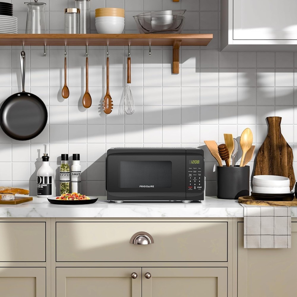 0.7 Cu. Ft. Countertop Microwave Ovens Black