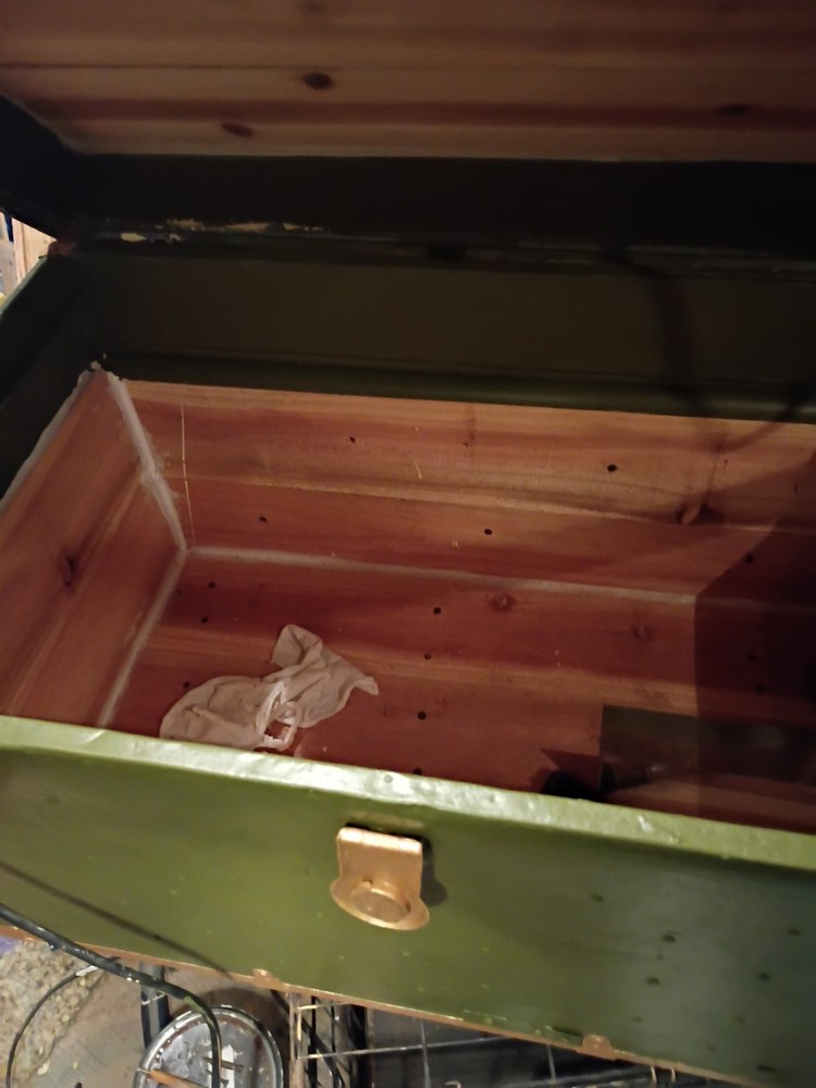 Antique Treasure Steamer Trunk With Cedar Finish Inside