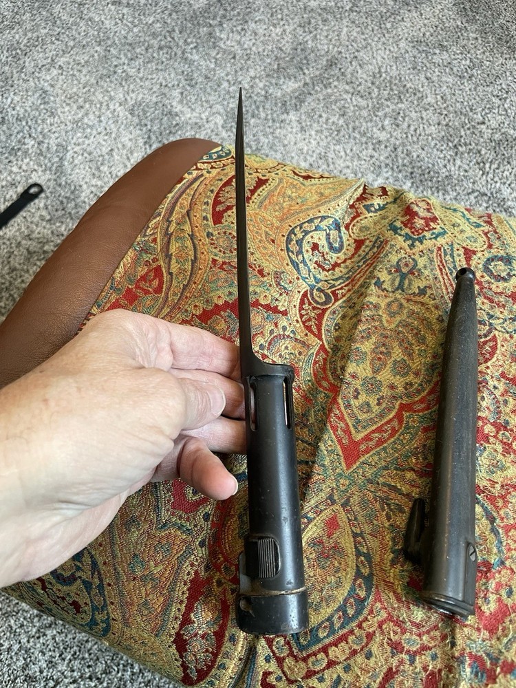 VINTAGE BAYONET W/ SHEATH