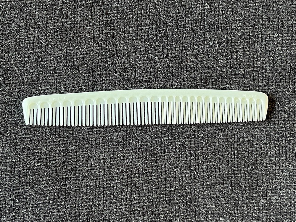 Tupperware Tupper Comb White Cream 6.5 Inches