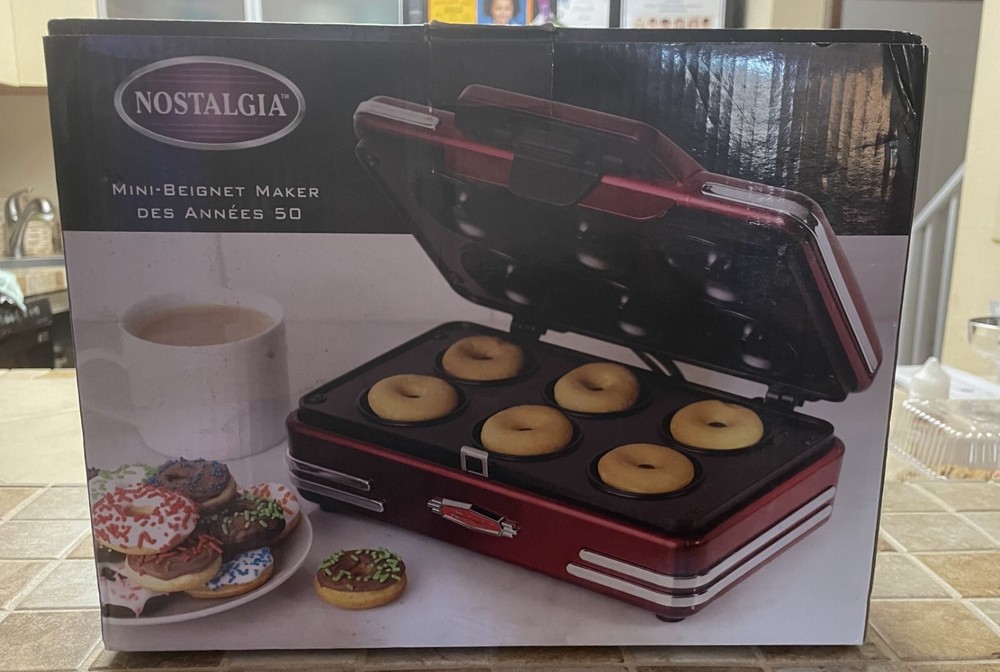 NOSTALGIA '50s-STYLE MINI DONUT MAKER