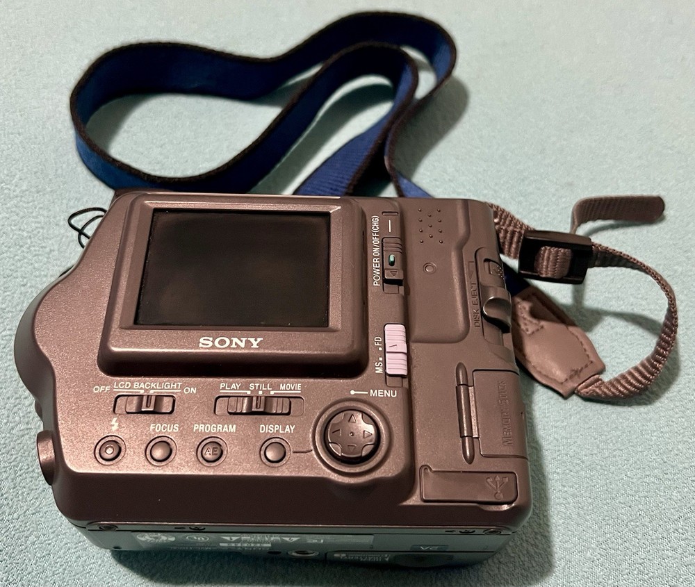 Sony / Mavica / Digital Camera / MVC-FD200