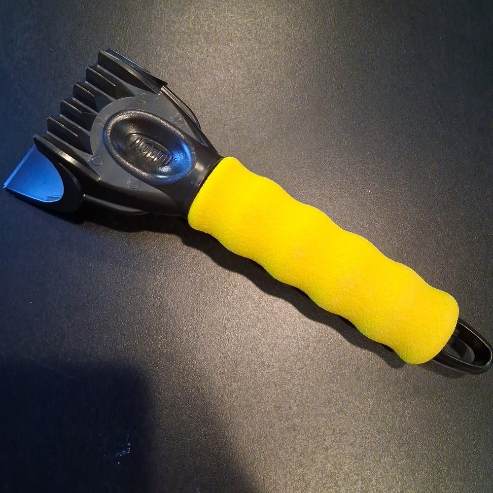 Hoppy Snow SubZero 13014 10" Car Windshield Ice Scraper Chisel Grip Green Black