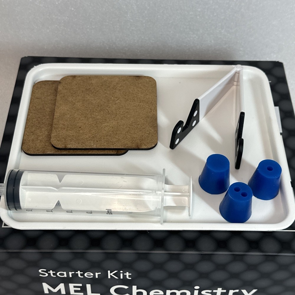 MEL Chemistry Starter Kit w/ 2 Sealed Experiments and VR Headset Science **READ*