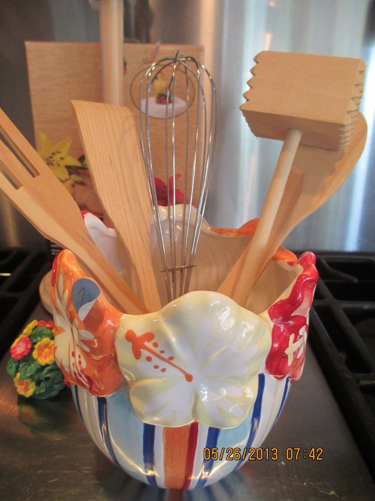 PARROT ~ TROPICAL KITCHEN SET ~ 12 PIECE