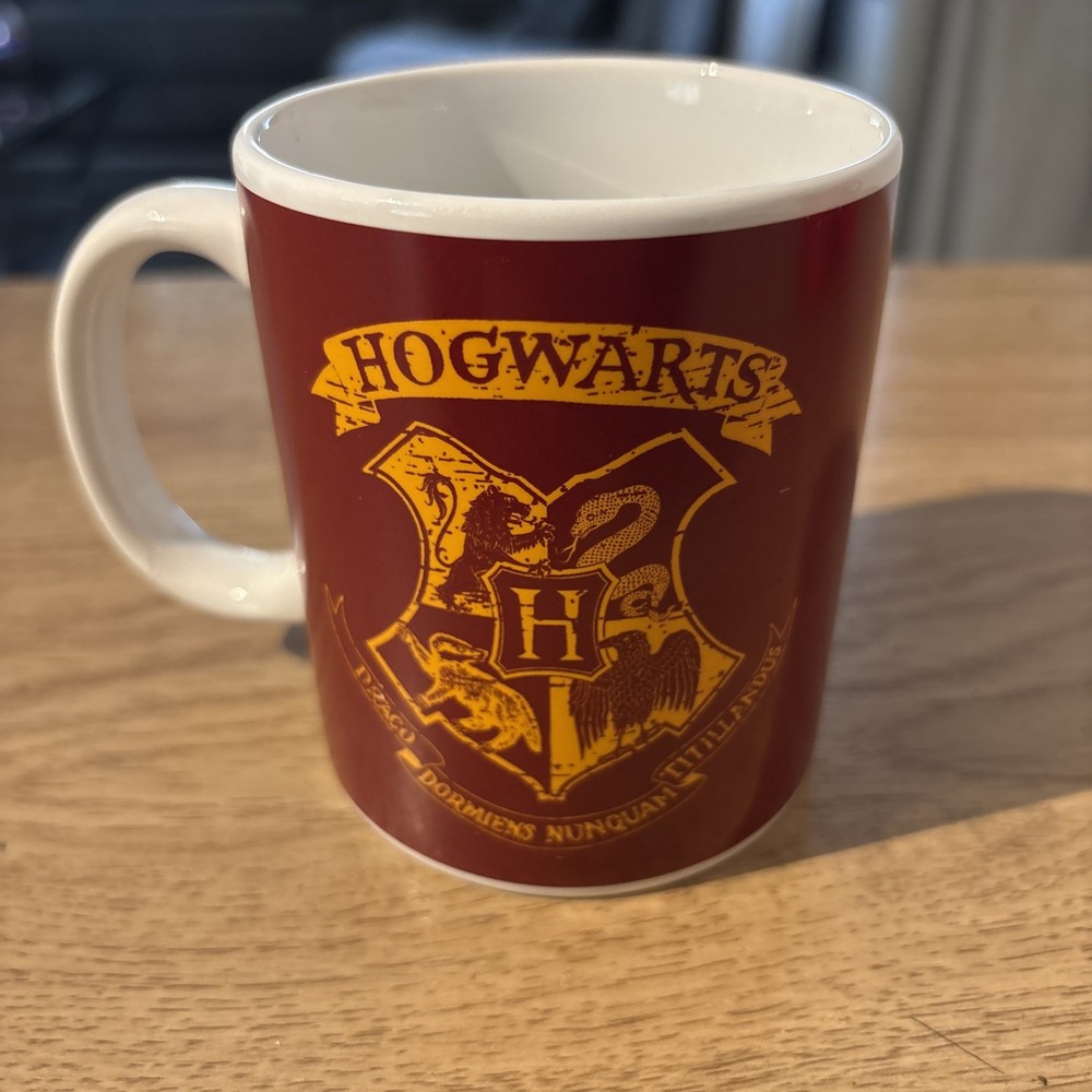HARRY POTTER PLATFORM 9 3/4 HOGWARTS EXPRESS MUG