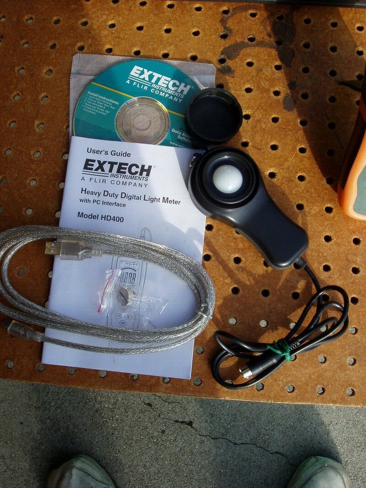 EXTECH INSTRUMENTS LIGHT METER HD400 COMPLETE with CASE MANUAL CD + ISSUE