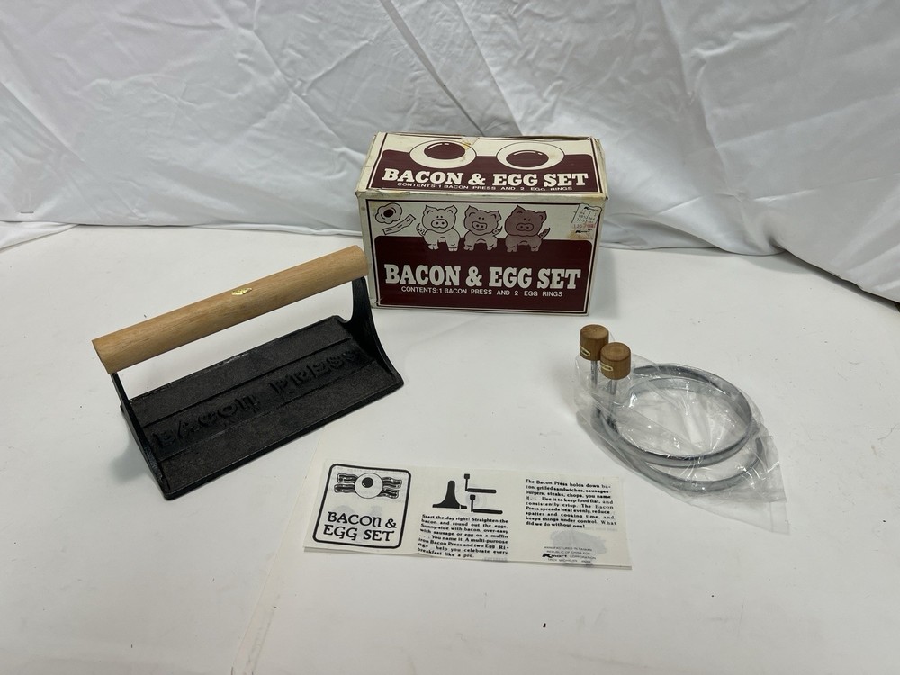 Bacon Press Egg Set Three Little Pigs Vintage New Open Box 9614