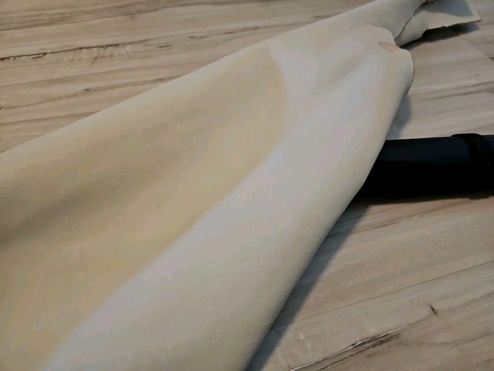 6-7oz MATTE OFF-WHITE FULL GRAIN SOFT LEATHER HIDE PANEL,SHEET,SQUARE,12x12 15+s