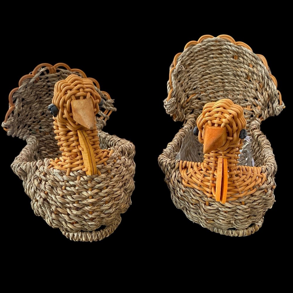 2 Rustic Turkey Baskets Thanksgiving Decor (1 Plastic Liner ) Fruit Bread