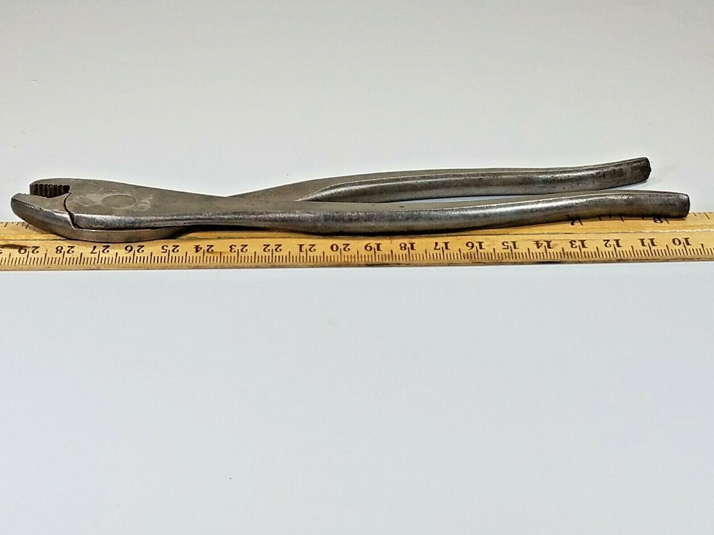 Plumb Battery Pliers 218