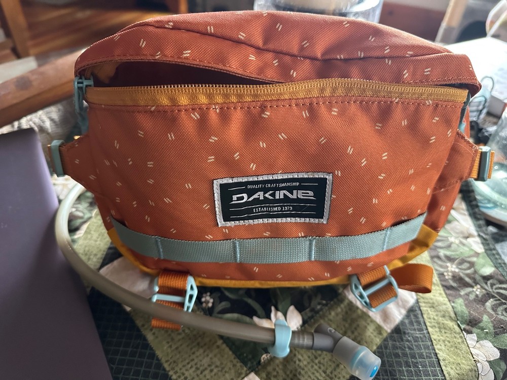 Dakine 3L Hot Laps hydration hip pack