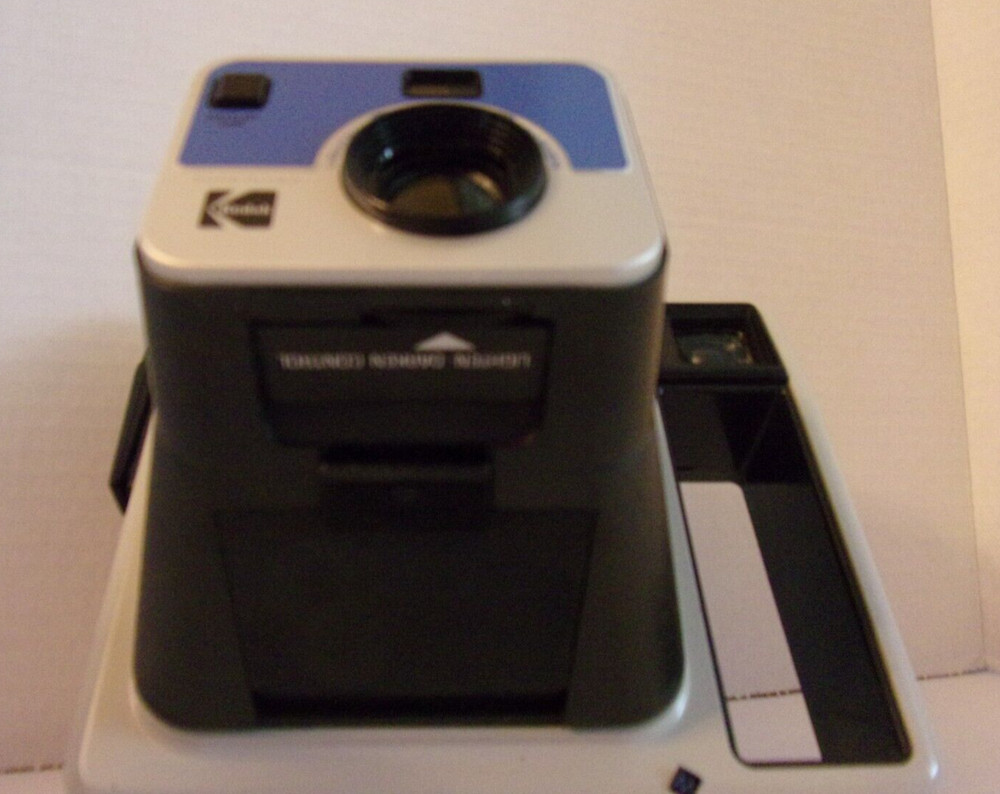 Kodak Instant Camera, The Handle