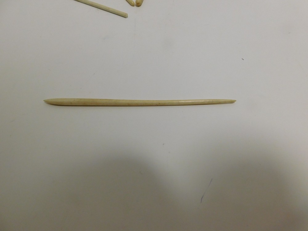 6 Vintage Bovine Bone Crochet Hooks Mixed Sizes