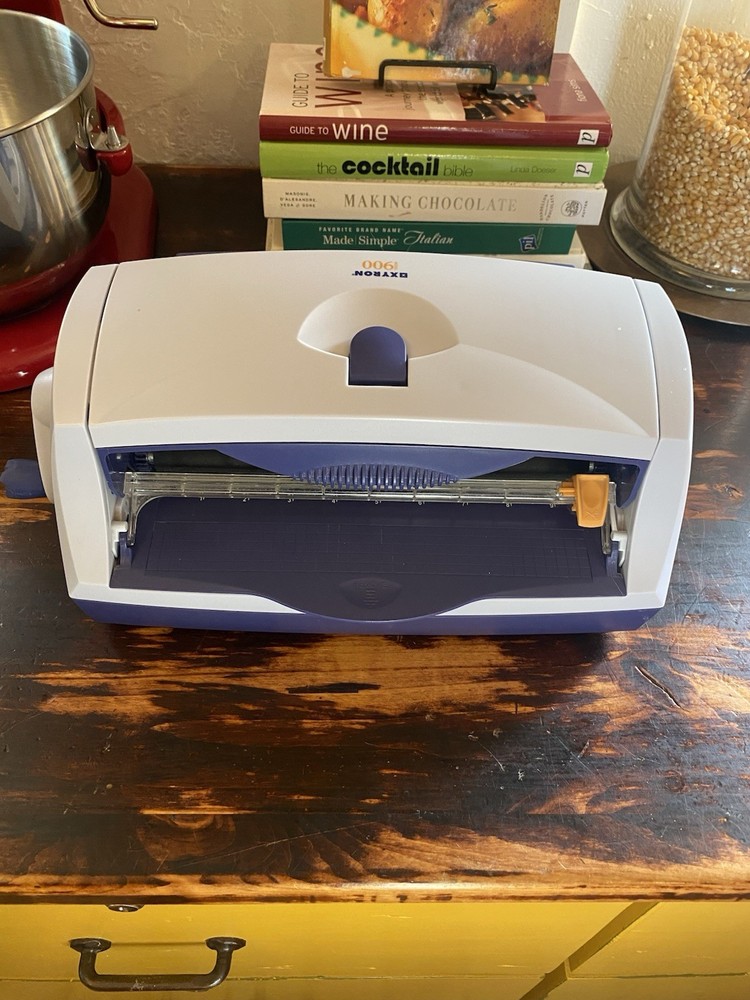 Xyron XRN900 9-Inch Creative Station Multi-Function Laminating/Crafting System