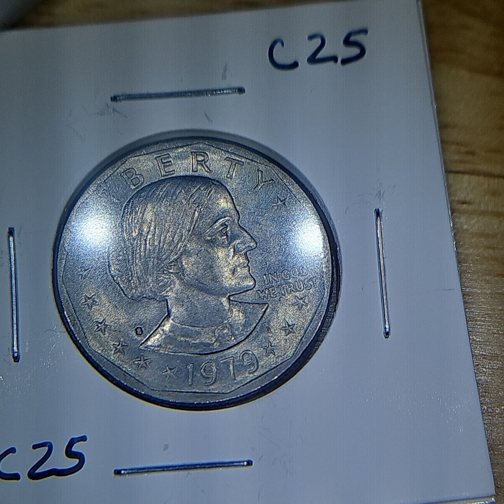 1979 D Susan B Anthony Dollar RARE Error Filled D Dot FG & E Pluribus Dot
