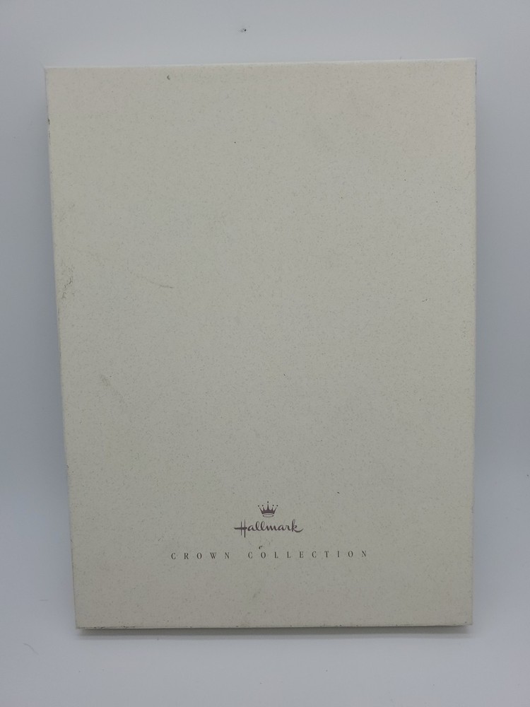 Hallmark Crown Collection 16 decorated sheets, plain sheets and envelopes