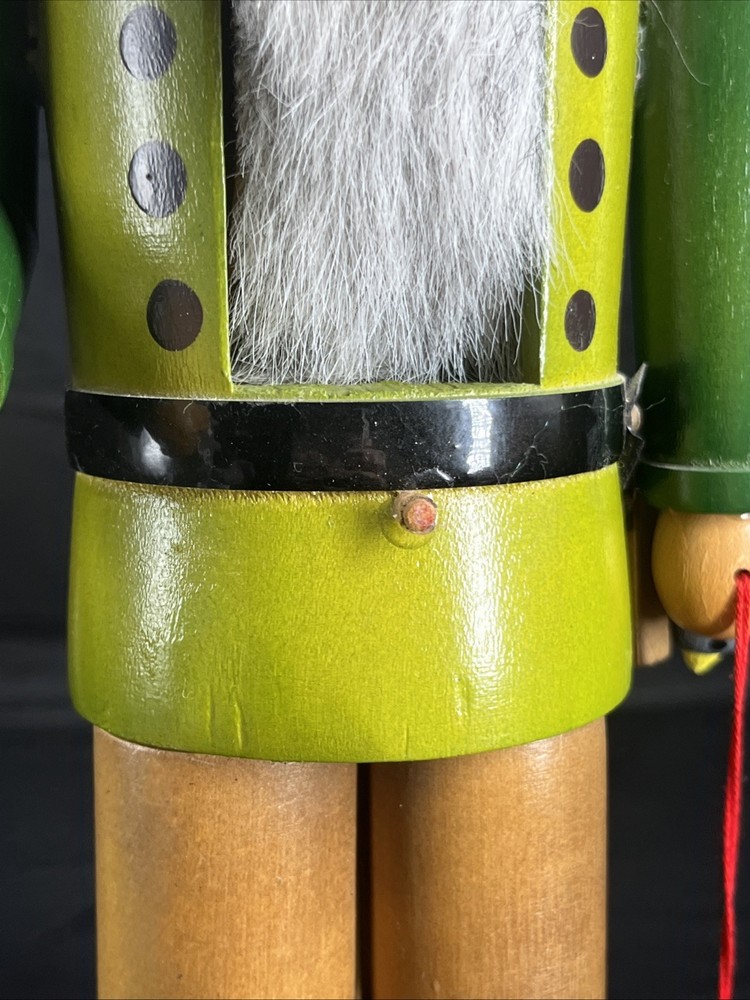 Nutcracker, Steinbach, The Hunter Read