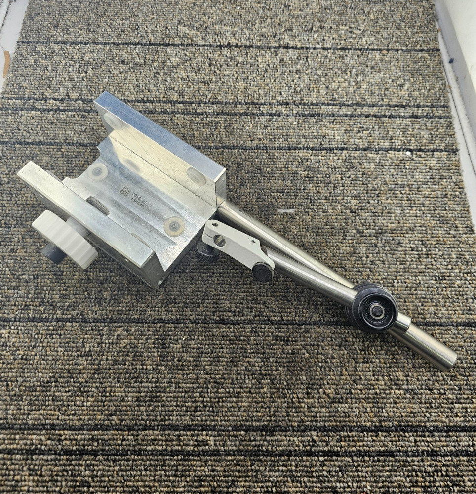 Mahr GmbH 7640459: Pole And Wall Mount Bracket 7053788_C 1566497