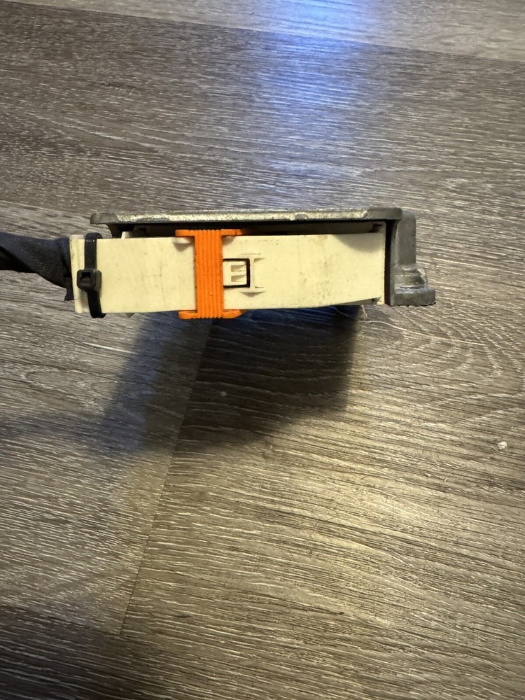 VOLVO VNL ECM CAB COMPUTER CONTROL MODULE - P/N: 21589003