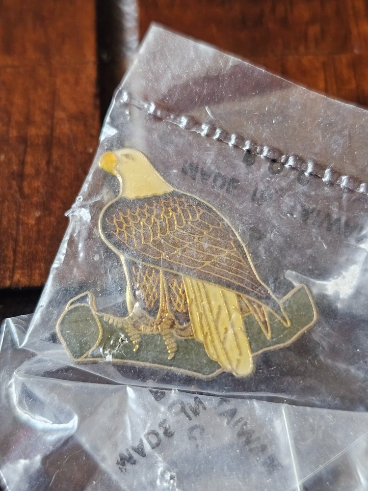 Bald Eagle on Limb lapel pin