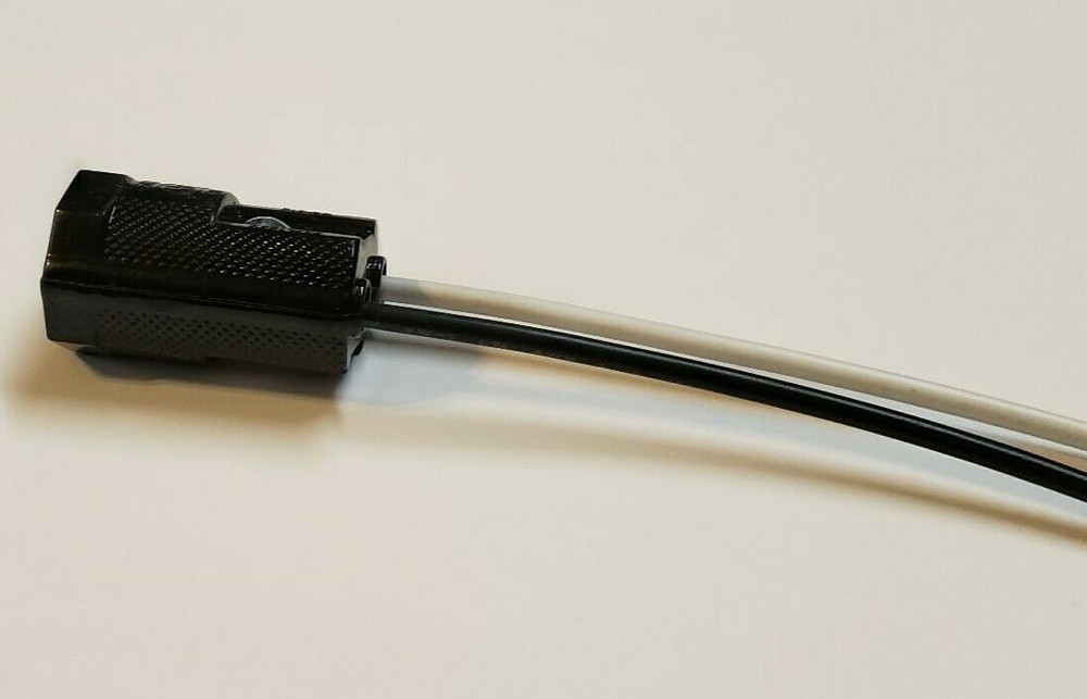 OCTAGONAL BAKELITE PIGTAIL CANDELABRA BASE SOCKET WITH 6" WIRE LEADS E12 48800JB