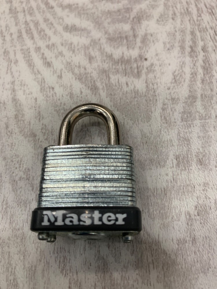 MASTER LOCK 105KA. Laminated Steel Warded Padlock (KEY:041)