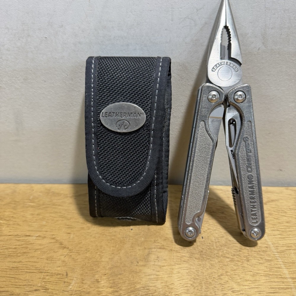 Leatherman Charge XTI Multitool Titanium 154cm Blade With Sheath