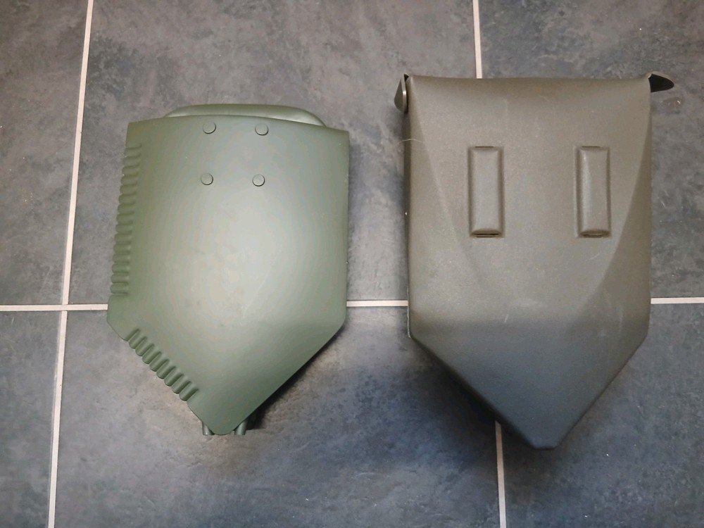 British Army Entrenching Tool With Plastic Case New Condition