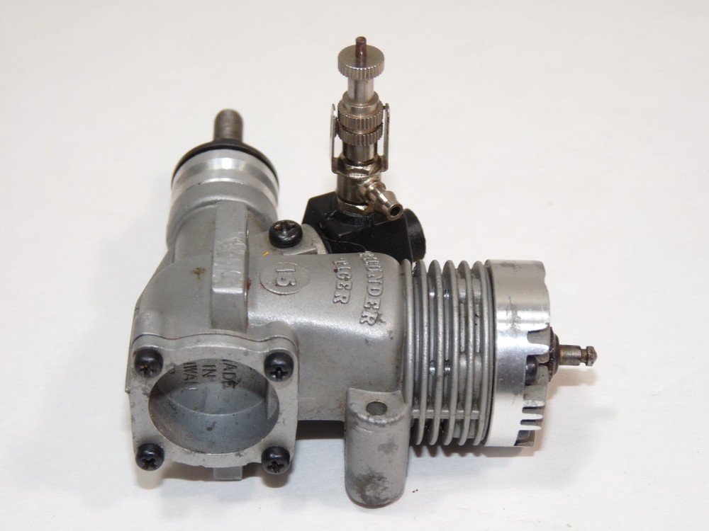 Thunder Tiger .15 Model Airplane Engine Very Clean