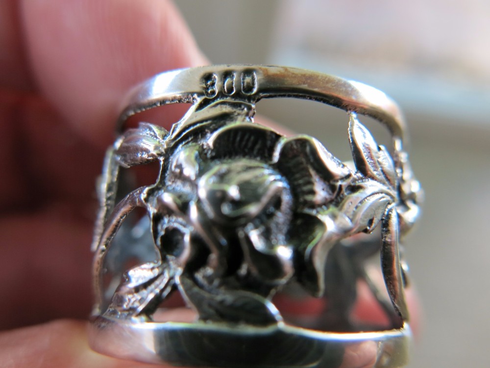 800 Silver Napkin Ring with Flowers 9.1g [2000]