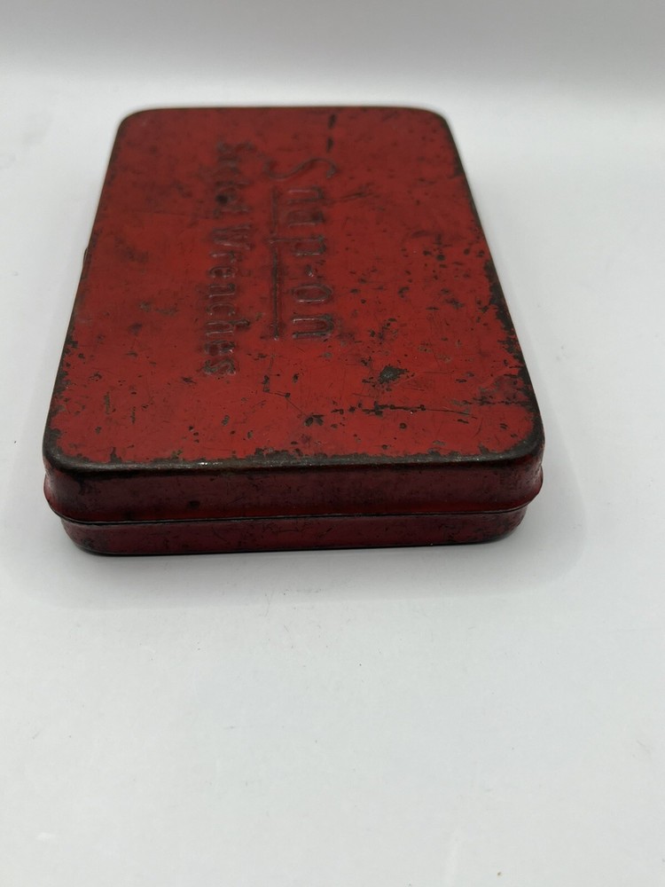 VINTAGE SNAP ON RED METAL TIN SOCKET WRENCH BOX ~ EMTPY ~