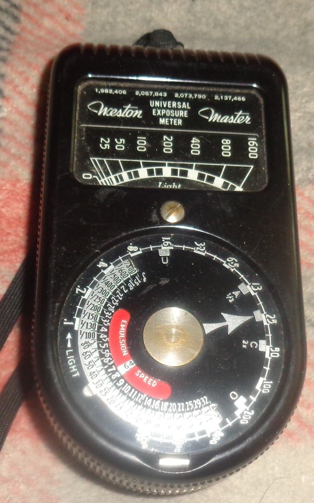Weston Master Emulsion Speeds Model 715 Exposure Meter Universal"
