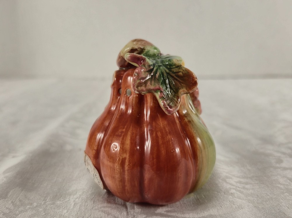 Spode Fall Harvest Pumpkin Squash Salt & Pepper Shaker Leaf Tray Plate Halloween