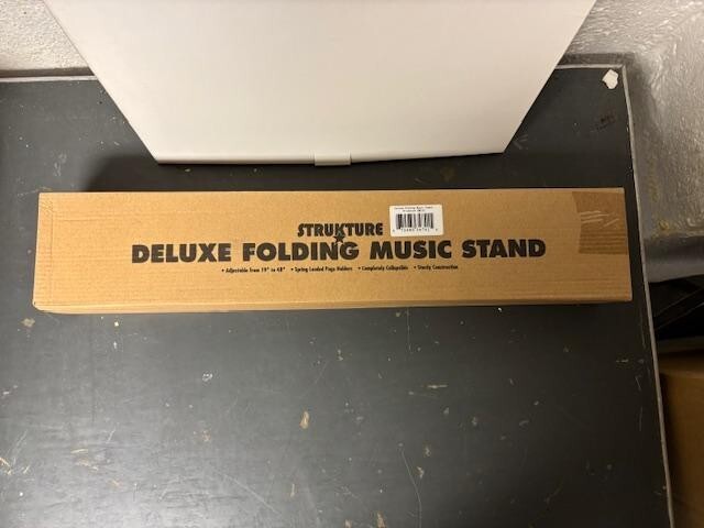 Strukure Music Stand with Cover